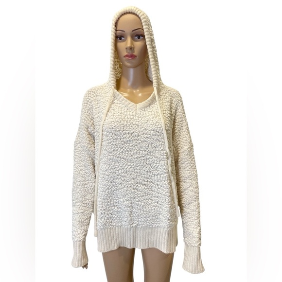 Trend Shop Tops - Trend Shop Cozy Cream Hooded Sweater size M/L